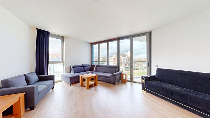 1 Bedroom Flat To Rent In Eastfields Avenue, London, SW18