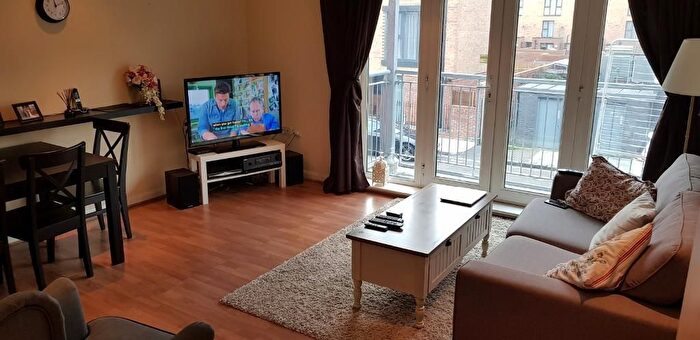 1 Bedroom Flat To Rent In Yeo Street, Bow, E3