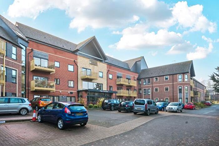 2 Bedroom Apartment For Sale In Park Gardens, Banbury, OX16