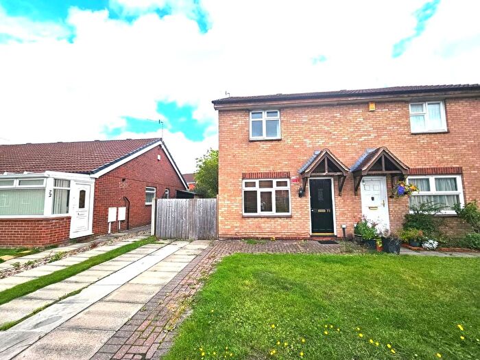 3 Bedroom Semi-detached House To Rent In Dean Close, Nottingham, Nottinghamshire, NG8