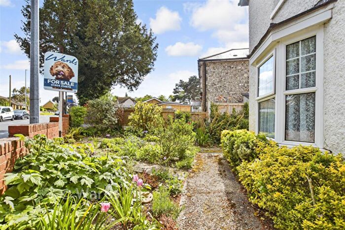 3 Bedroom Detached House For Sale In Sandwich Road, Whitfield, Kent, CT16