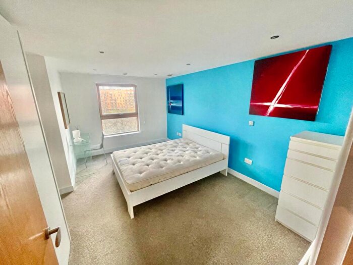 2 Bedroom Apartment To Rent In Magellan House Leeds Dock, LS10