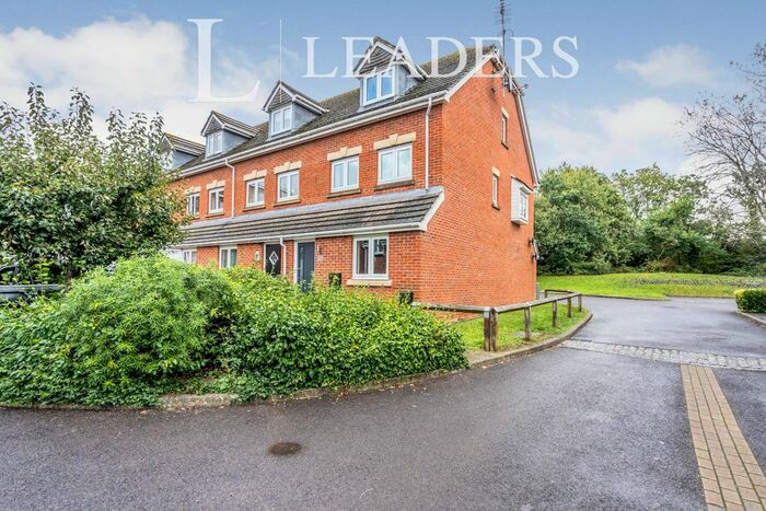 2 Bedroom Maisonette To Rent In Little Hackets, Havant, PO9