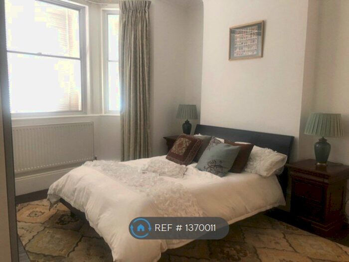 2 Bedroom Flat To Rent In Buckingham Gate, London, SW1E