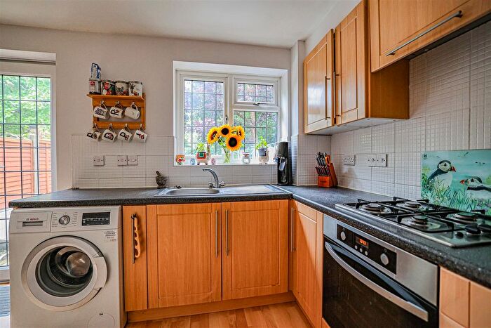 2 Bedroom Property For Sale In Crackley Meadow, Hemel Hempstead, HP2