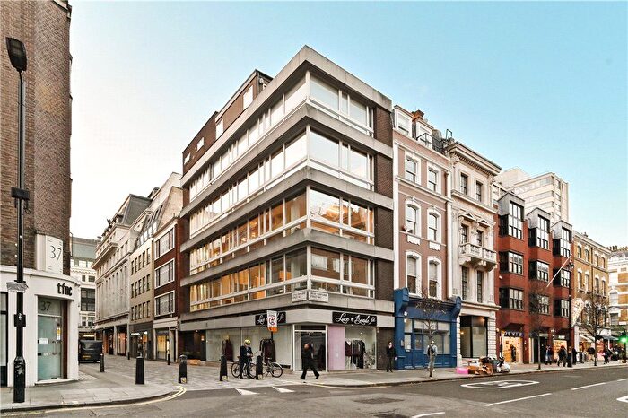 3 Bedroom Flat To Rent In Great Portland Street, London, W1W