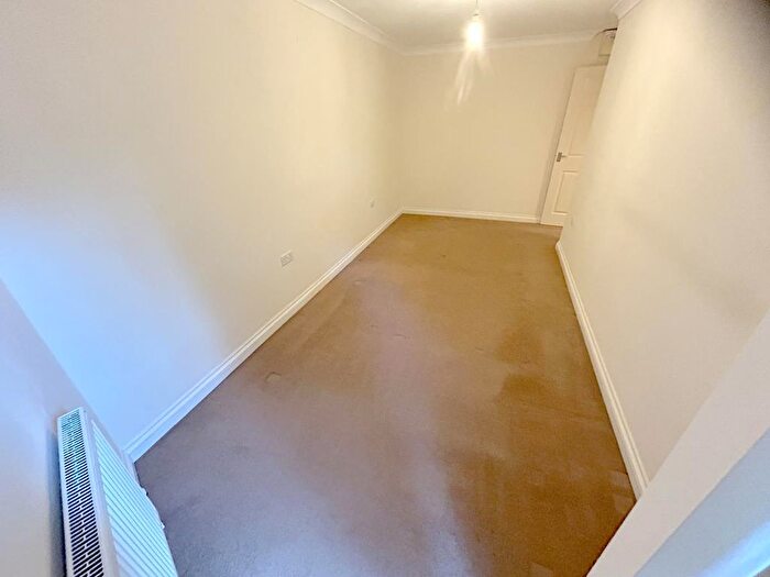 1 Bedroom Flat For Sale In Penrose Road, Helston, TR13