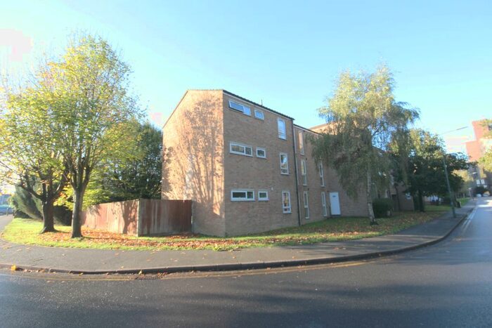 2 Bedroom Flat To Rent In Jubilee Way, Sidcup, DA14