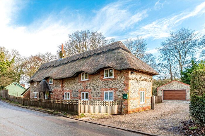 4 Bedroom Detached House For Sale In Lambourn Woodlands, Hungerford, Berkshire, RG17