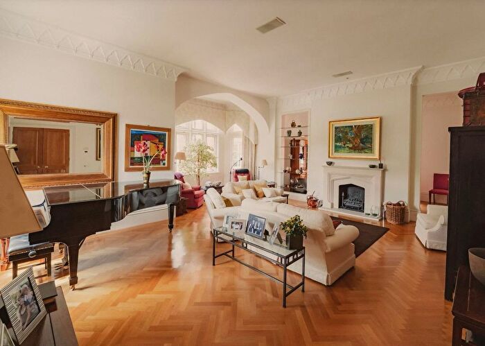 4 Bedroom Flat For Sale In Rose Square, Fulham Road, London, SW3