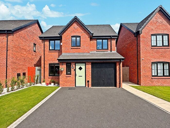 4 Bedroom Detached House For Sale In Westland Avenue, Westhoughton, BL5