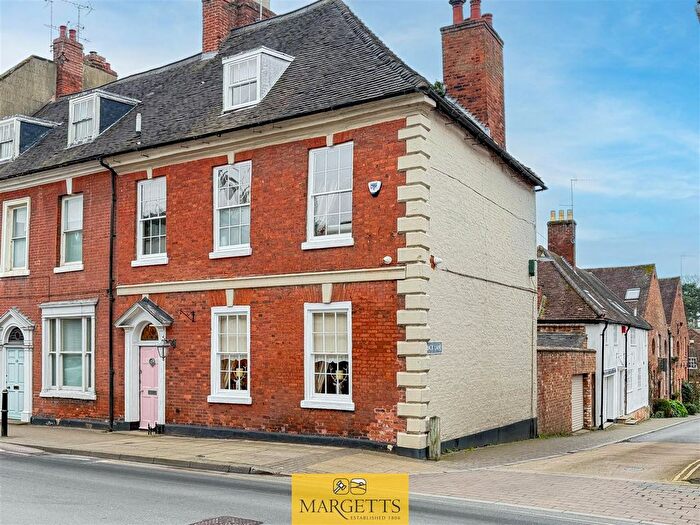 4 Bedroom End Terrace House To Rent In High Street, Warwick, CV34