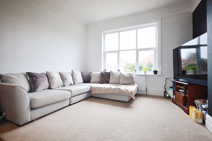 1 Bedroom Flat To Rent In Talbot Road, Winton, Bournemouth, BH9