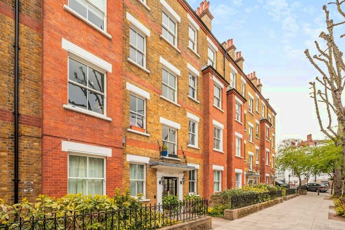 2 Bedroom Flat To Rent In Grove Place, Hampstead, London, NW3