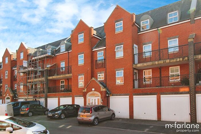 2 Bedroom Flat To Rent In Lynmouth Road, Swindon, SN2