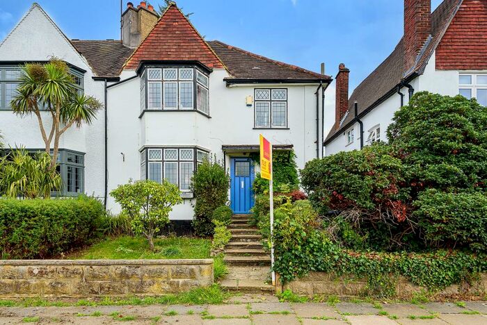 4 Bedroom Semi-Detached House To Rent In Village Road, London, N3