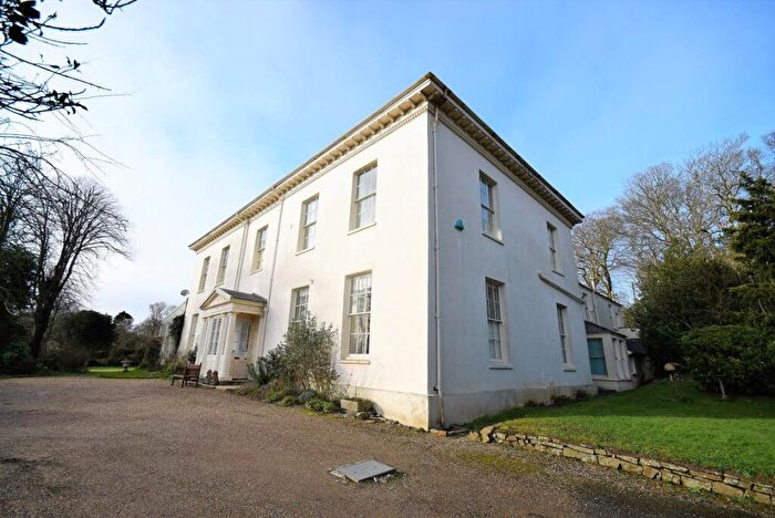 2 Bedroom Flat To Rent In Port Hill, Bideford, Devon, EX39