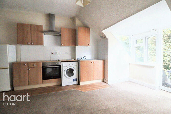 1 Bedroom Flat For Sale In Ashburnham Road, Luton, LU1