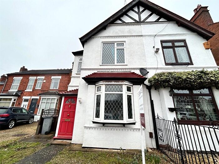 3 Bedroom Semi-Detached House To Rent In School Road, Shirley, Solihull, B90