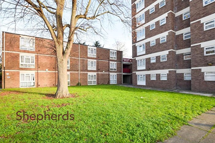 Studio For Sale In College Road, Cheshunt, EN8