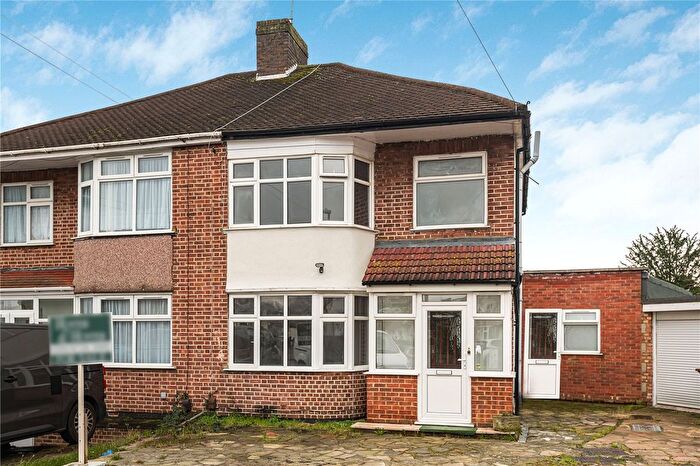 4 Bedroom Semi Detached House For Sale In Tavistock Road, Edgware, HA8