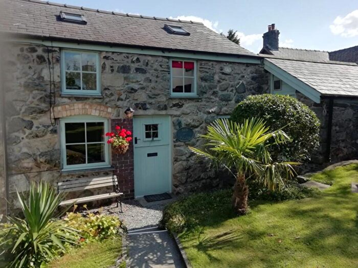 2 Bedroom House For Sale In Llanuwchllyn, LL23