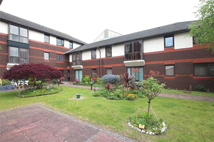 1 Bedroom Apartment For Sale In Sunningdale Court, Gordon Place, Southend-on-Sea, Essex, SS1