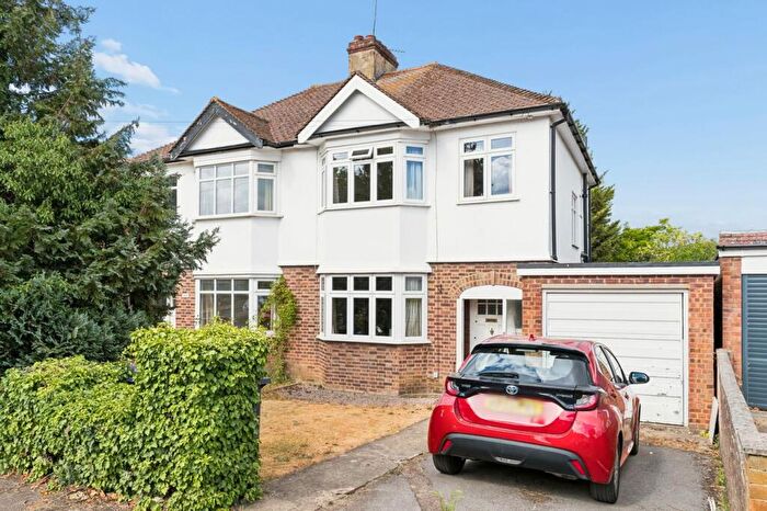 3 Bedroom Semi-Detached House For Sale In Hampden Road, Hitchin, SG4