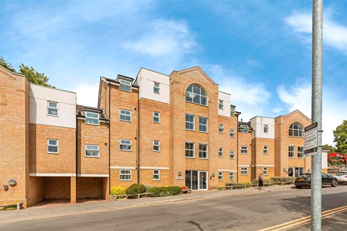2 Bedroom Apartment For Sale In Station Road, Rushden, NN10