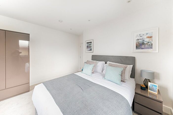 1 Bedroom Flat To Rent In Vicarage Court, B Vicarage Road, Watford, WD18