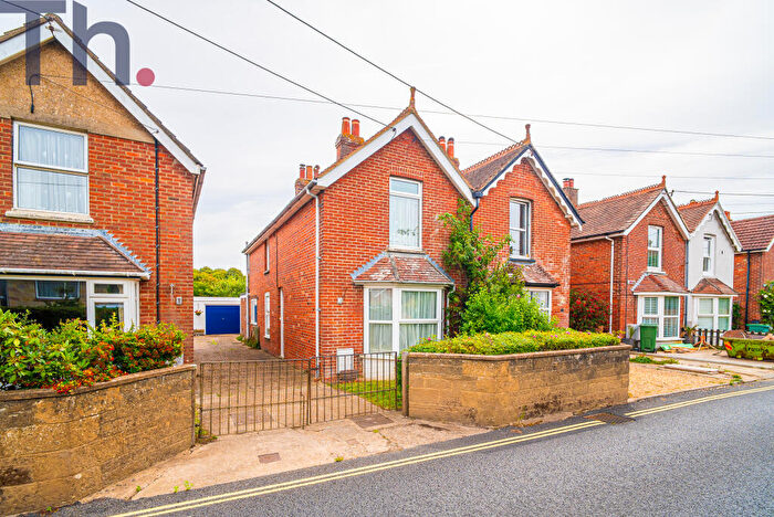 3 Bedroom Semi-Detached House For Sale In Freshwater, Isle Of Wight, PO40