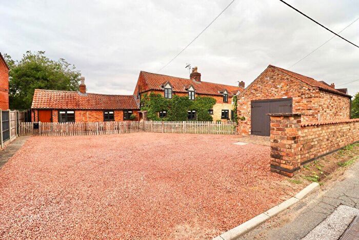 3 Bedroom Cottage For Sale In Chapel Lane, North Hykeham, LN6