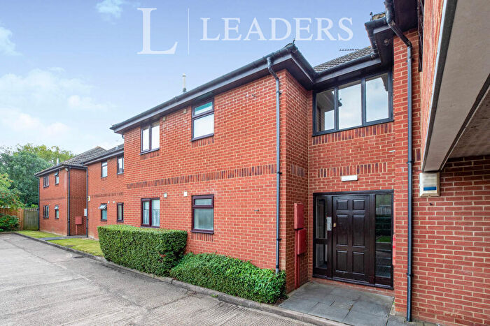 1 Bedroom Flat To Rent In Abbey Street, Northampton, Northamptonshire, NN5