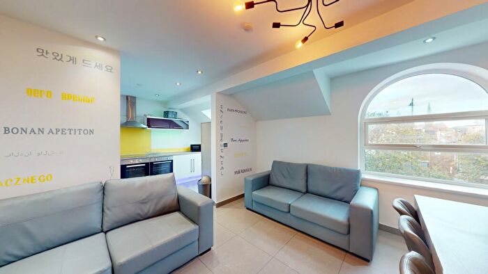 6 Bedroom Apartment To Rent In Thornhill Crescent, Sunderland, Tyne And Wear, SR2