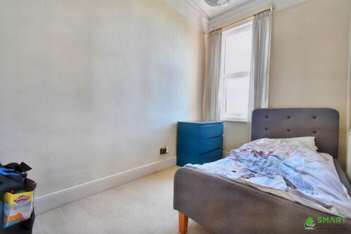 2 Bedroom Apartment For Sale In Sylvan Road, Exeter, EX4