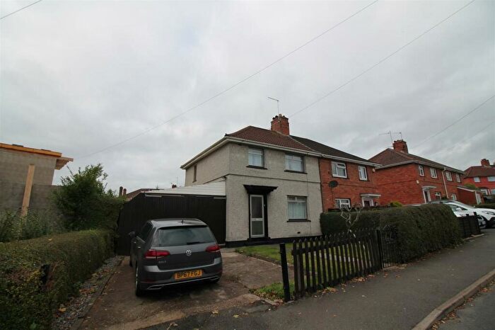 3 Bedroom Semi-Detached House To Rent In B Shepton Walk, Bedminster, BS3