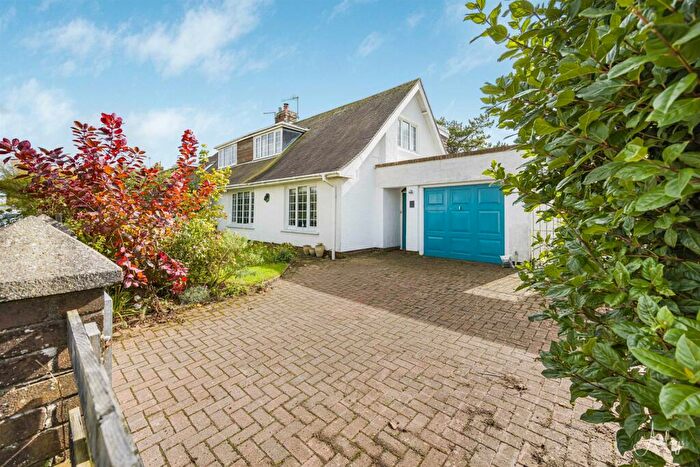 4 Bedroom Semi-Detached House For Sale In Heatherslade Close, Southgate, Swansea, SA3