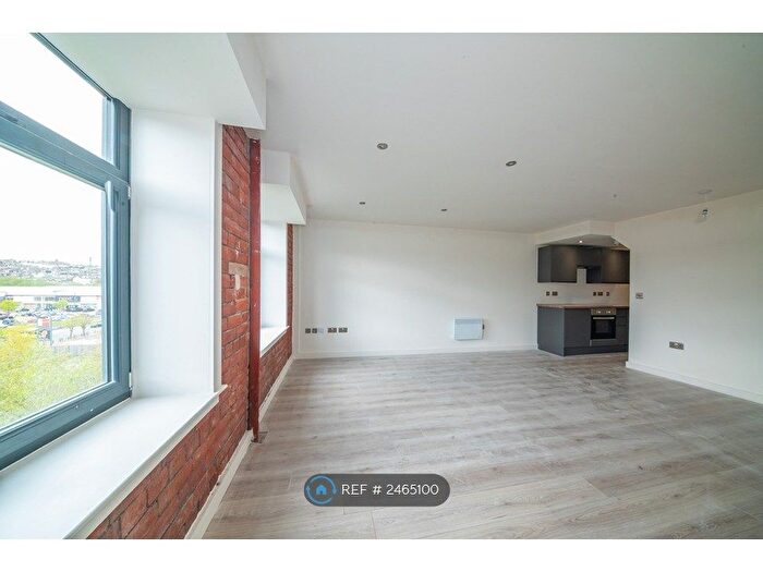 2 Bedroom Flat To Rent In Conditioning House, Bradford, BD1