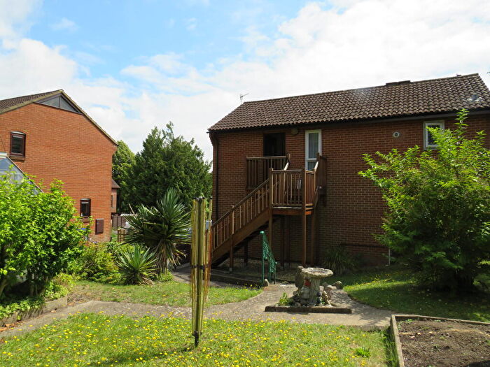 1 Bedroom Flat To Rent In Hawks Ridge, Salisbury, SP2