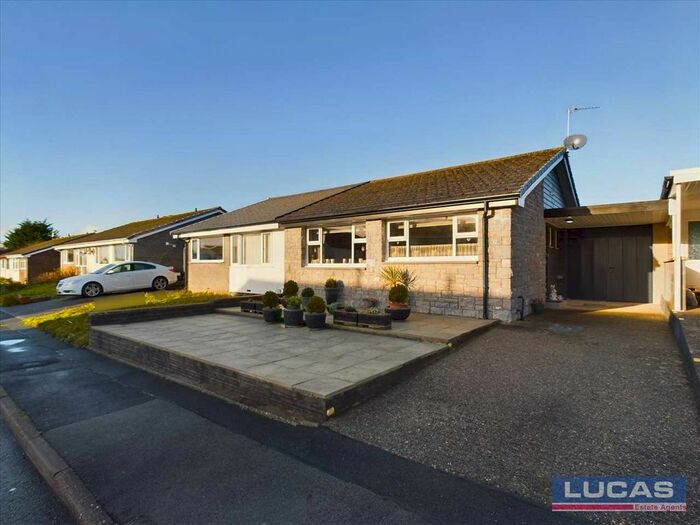 2 Bedroom Semi-Detached Bungalow For Sale In Ffordd Gwenllian, Llanfairpwllgwyngyll, LL61