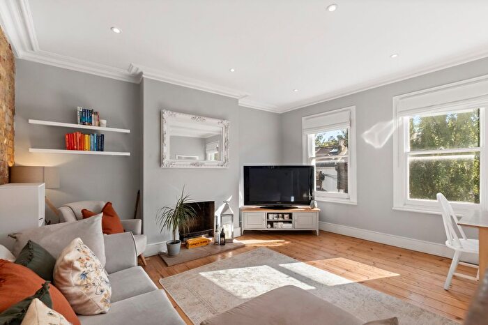 1 Bedroom Flat For Sale In St. Luke's Avenue, London, SW4