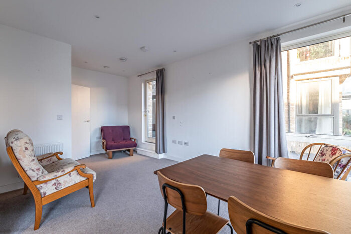 1 Bedroom Flat For Sale In Hilltop Avenue, London, NW10
