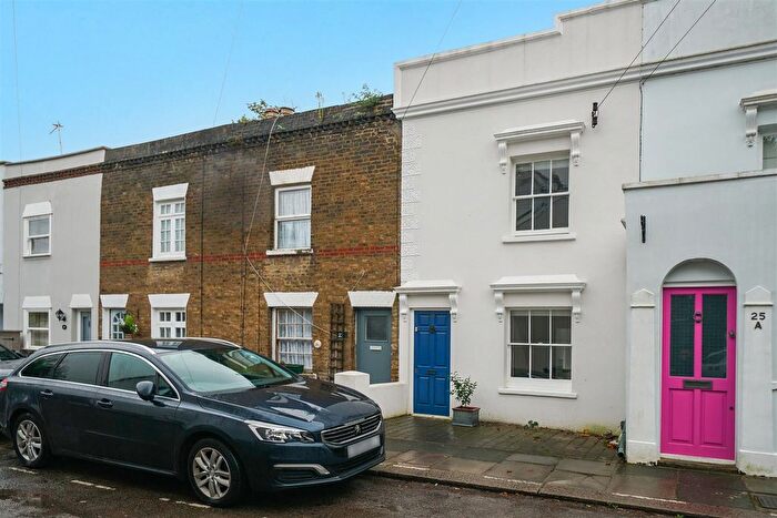 2 Bedroom Property To Rent In School House Lane, Teddington, TW11