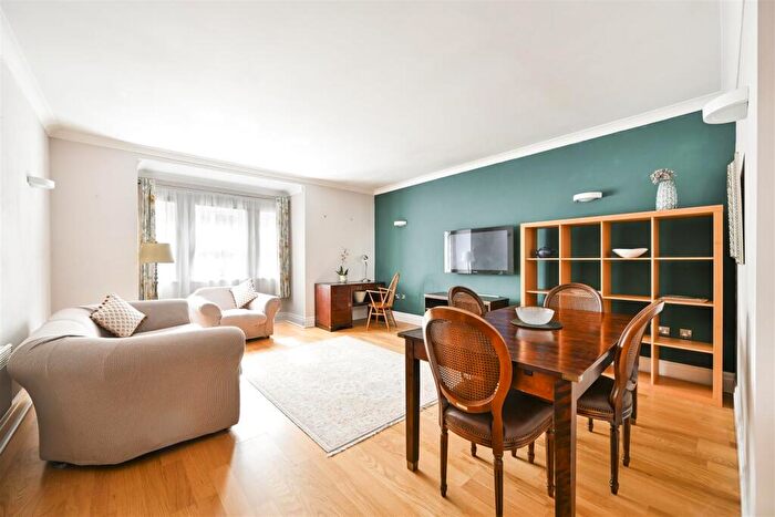 2 Bedroom Apartment To Rent In Temple House, Temple Avenue, London, EC4Y