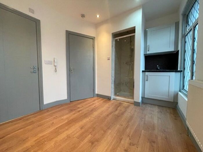 1 Bedroom Studio To Rent In Bensham Lane, Thornton Heath, CR7