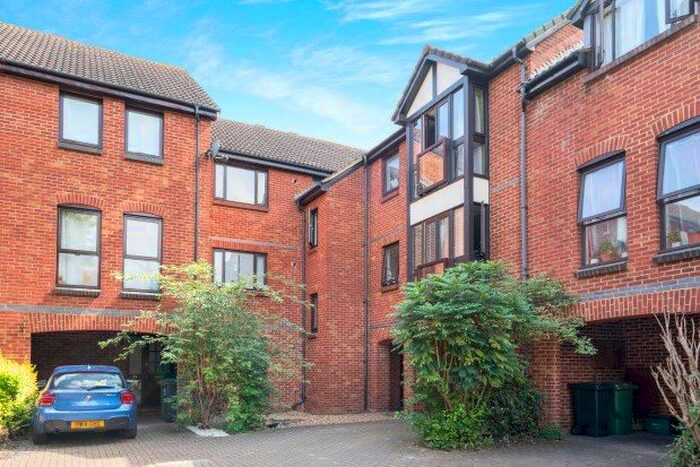 Studio To Rent In Farriers Close, Epsom, KT17