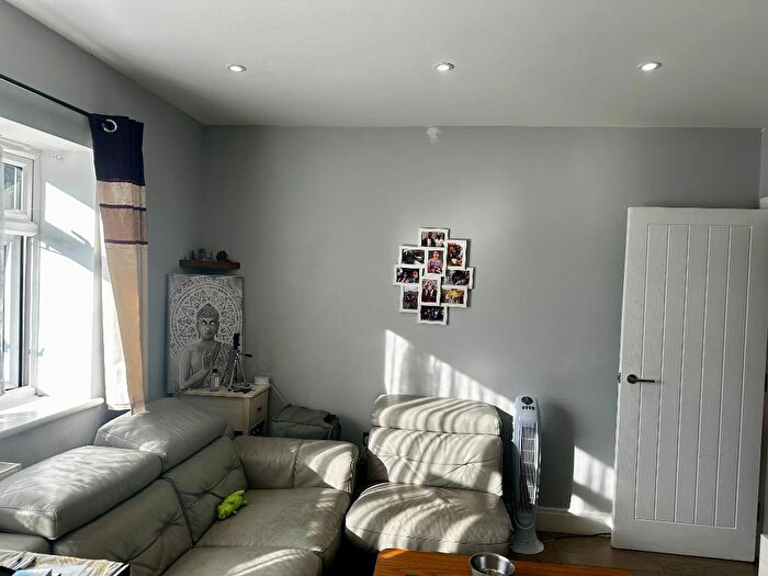 2 Bedroom Flat For Sale In Marion Crescent, Orpington, Kent, BR5