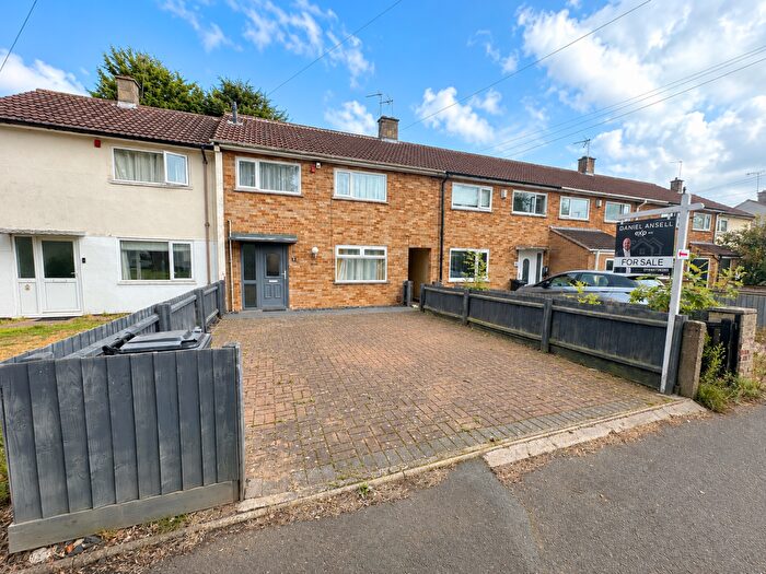 3 Bedroom Terraced House For Sale In Kelso Green, Leicester, LE2
