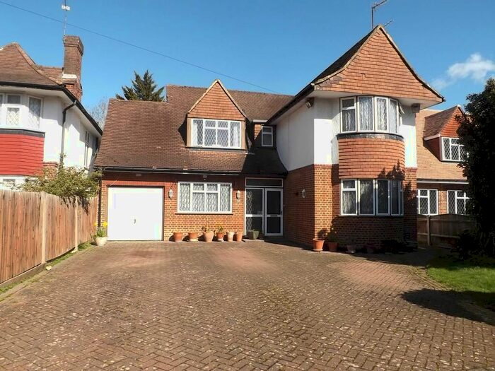 4 Bedroom Detached House For Sale In Dorset Drive, Canons Park, Edgware