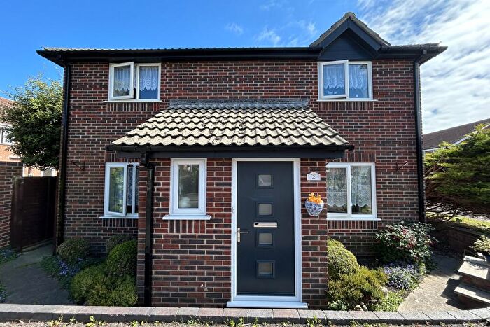 3 Bedroom Detached House To Rent In Chickerell, DT3